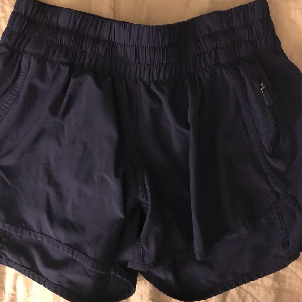 Lululemon tracker shorts